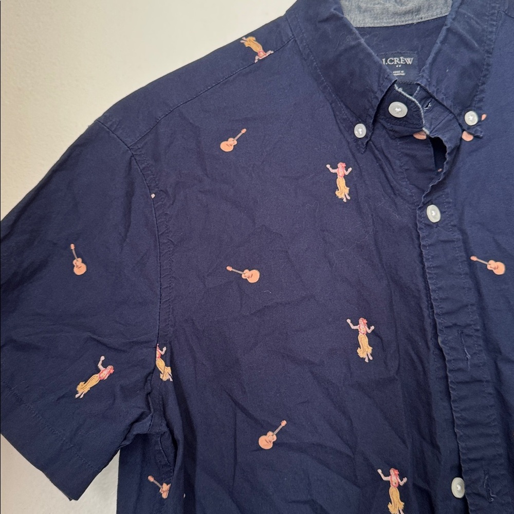 J Crew Men’s Hawaiian Hula Girl & Guitar Button Down Shirt - Picture 2 of 3